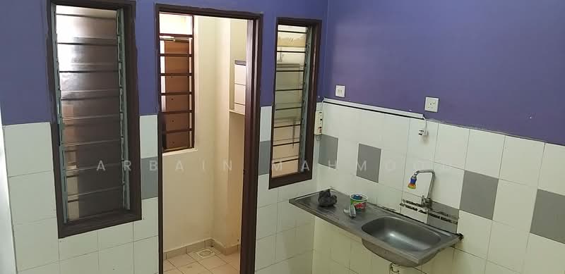 Townhouse for Sale in Batu Caves (Selangor) - Arbain Mahmood - Kitchen - PropertyGuru.com.my