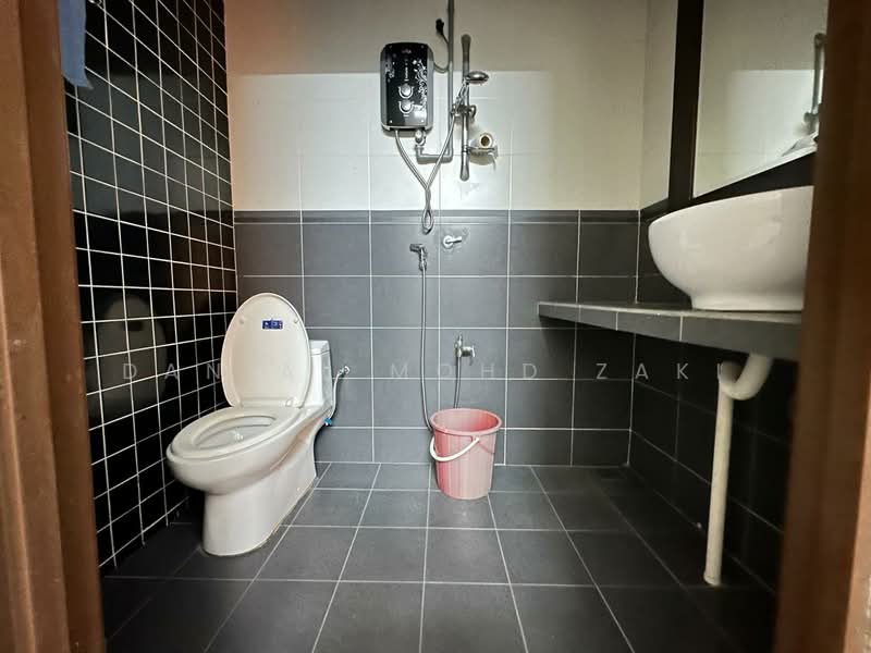 2-storey Terraced House for Sale in Bandar Bukit Tinggi (Klang) - Danial Mohd Zaki - Bathroom - PropertyGuru.com.my