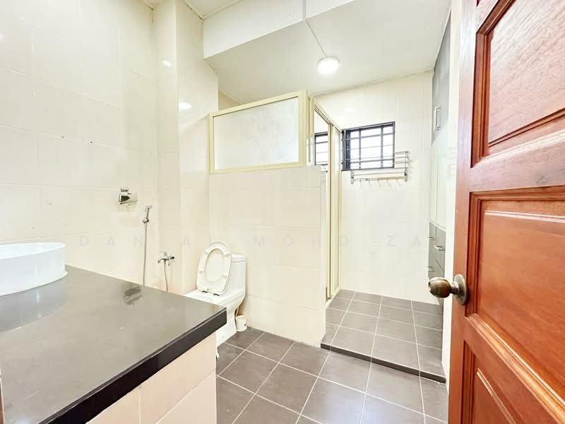 2-storey Terraced House for Sale in Bandar Bukit Tinggi (Klang) - Danial Mohd Zaki - Bathroom - PropertyGuru.com.my