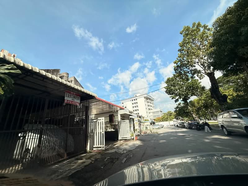 2-storey Terraced House for Sale in Taman Free School (Jelutong) - Ms Chang - PropertyGuru.com.my