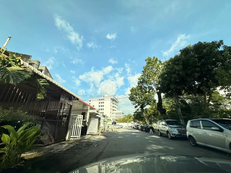2-storey Terraced House for Sale in Taman Free School (Jelutong) - Ms Chang - PropertyGuru.com.my