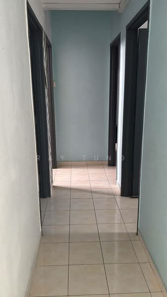 Pangsapuri untuk Disewa di Indah Court Apartment - Ray Tung - Corridor - PropertyGuru.com.my
