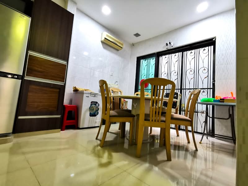 Rumah Berkembar untuk Dijual di Laman Residen Kipark Sri Utara (Batu Caves) - Cammy N - Dining Room - PropertyGuru.com.my
