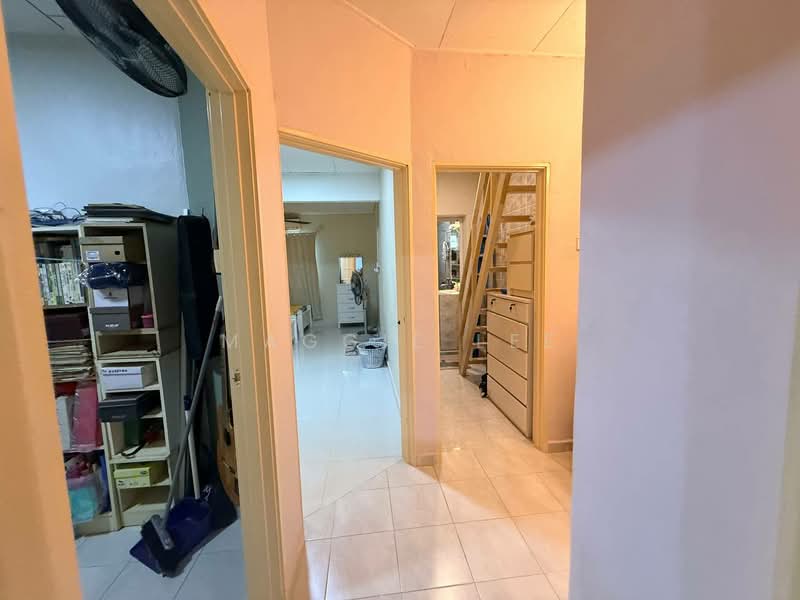 Rumah Teres 2 Tingkat untuk Dijual di Taman Sri Muhibbah (Kulai) - Maggie Lee - Corridor - PropertyGuru.com.my