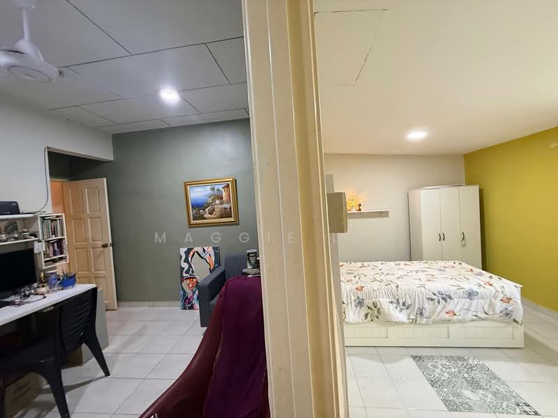 Rumah Teres 2 Tingkat untuk Dijual di Taman Sri Muhibbah (Kulai) - Maggie Lee - Bedroom - PropertyGuru.com.my
