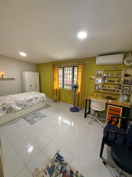 Rumah Teres 2 Tingkat untuk Dijual di Taman Sri Muhibbah (Kulai) - Maggie Lee - Bedroom - PropertyGuru.com.my