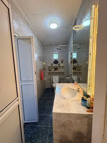 Rumah Teres 2 Tingkat untuk Dijual di Taman Sri Muhibbah (Kulai) - Maggie Lee - Bathroom - PropertyGuru.com.my