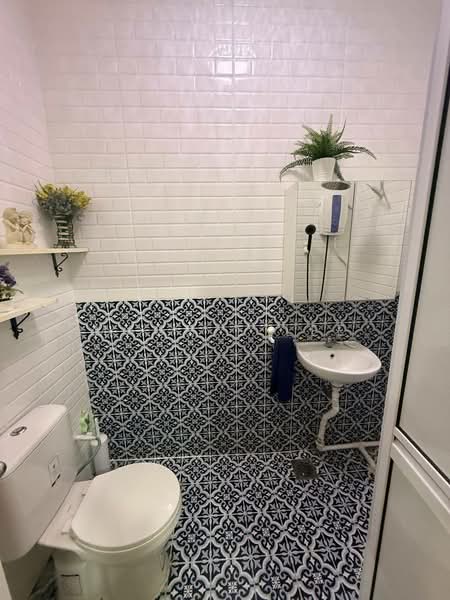 Rumah Teres 2 Tingkat untuk Dijual di Taman Sri Muhibbah (Kulai) - Maggie Lee - Bathroom - PropertyGuru.com.my