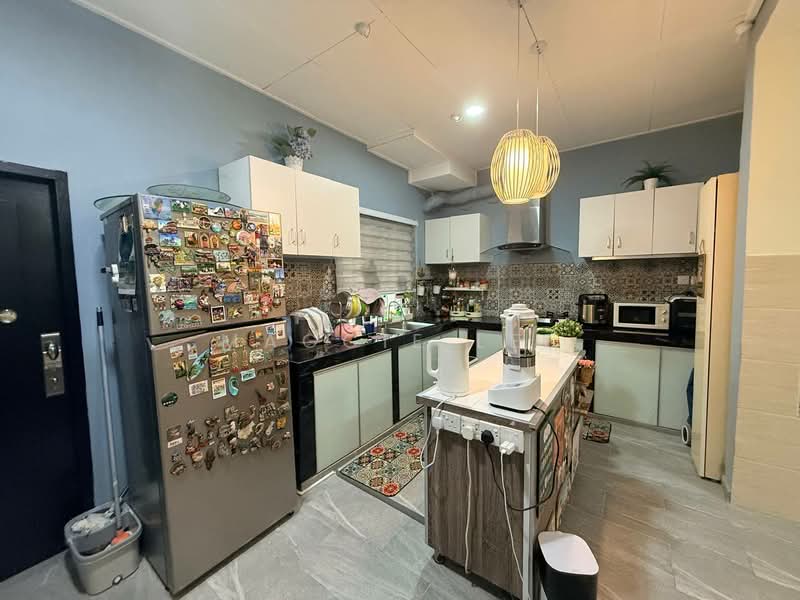 Rumah Teres 2 Tingkat untuk Dijual di Taman Sri Muhibbah (Kulai) - Maggie Lee - Kitchen - PropertyGuru.com.my