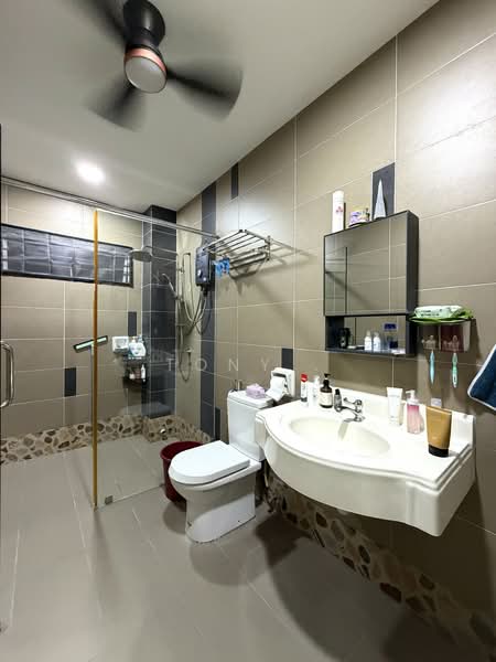 Rumah Teres untuk Dijual di Bandar Puteri Klang (Klang) - Tony . - Bathroom - PropertyGuru.com.my
