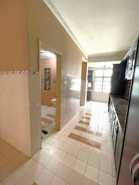 2-storey Terraced House for Sale in Denai Alam (Shah Alam) - Mudz Salahuddin - Corridor - PropertyGuru.com.my