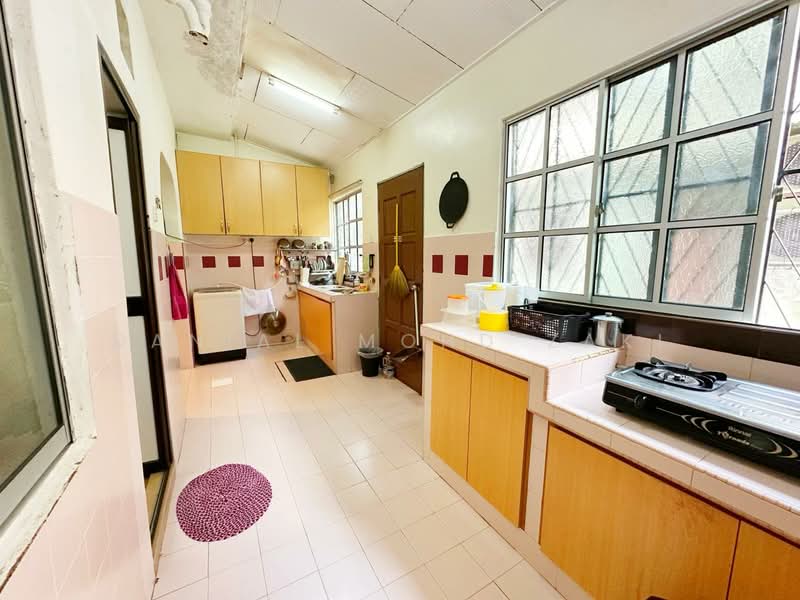 2-storey Terraced House for Sale in Taman Sri Muda (Shah Alam) - Danial Mohd Zaki - Kitchen - PropertyGuru.com.my