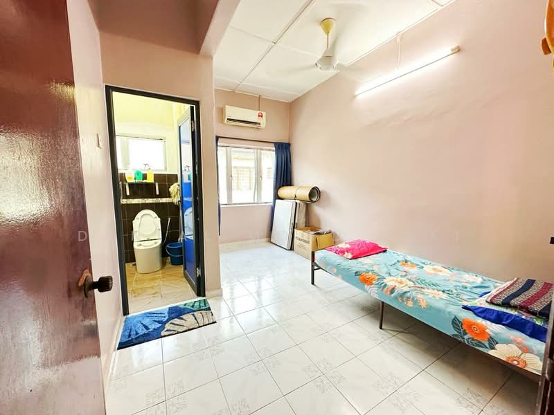 2-storey Terraced House for Sale in Taman Sri Muda (Shah Alam) - Danial Mohd Zaki - Bedroom - PropertyGuru.com.my
