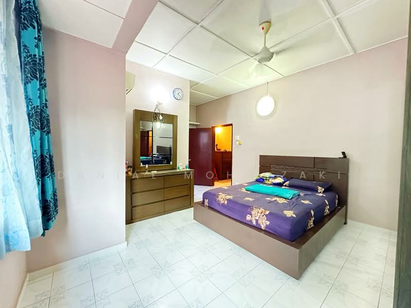 2-storey Terraced House for Sale in Taman Sri Muda (Shah Alam) - Danial Mohd Zaki - Bedroom - PropertyGuru.com.my