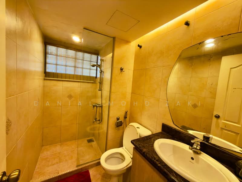 Kondominium untuk Dijual di Sri Alam Condominium - Danial Mohd Zaki - Bathroom - PropertyGuru.com.my