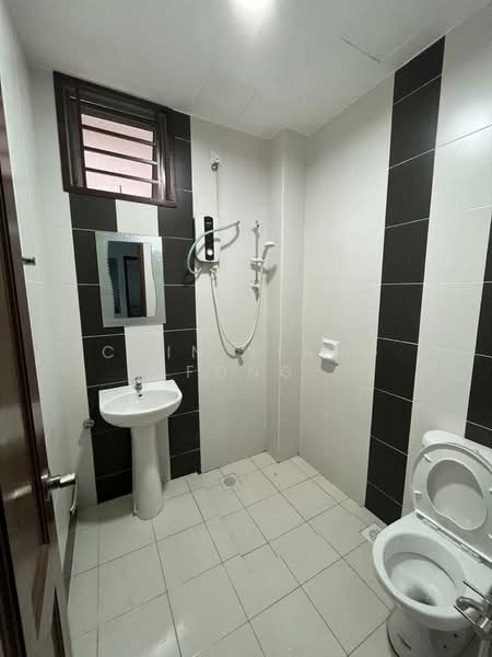 Kondominium untuk Disewa di The Tropicana Residence - Chin Siang Fong - Bathroom - PropertyGuru.com.my