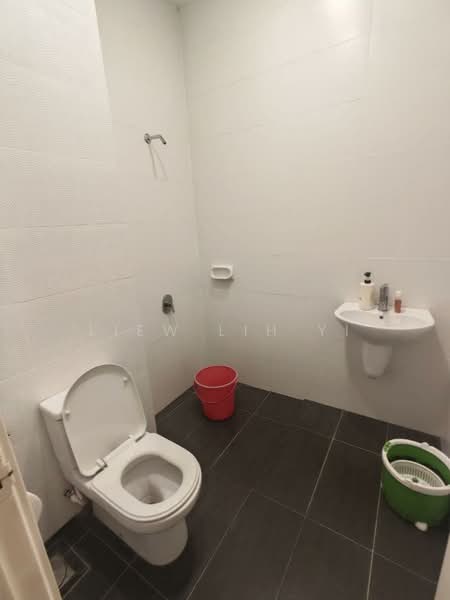 Semi-Detached House for Sale in Iskandar Puteri (Nusajaya) (Johor) - Liew Lih Yi - Bathroom - PropertyGuru.com.my
