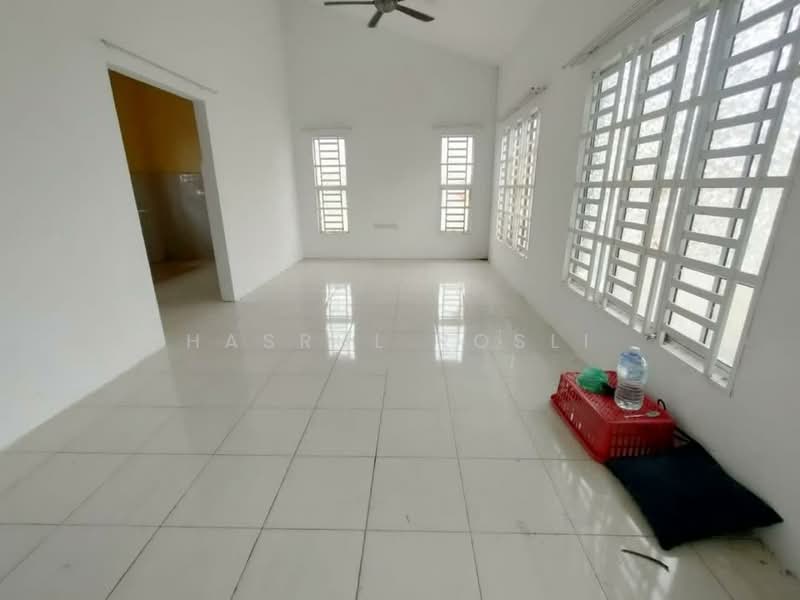 Rumah Teres 1.5 Tingkat untuk Dijual di Pokok Sena (Kedah) - Hasrul Rosli - Living Room - PropertyGuru.com.my
