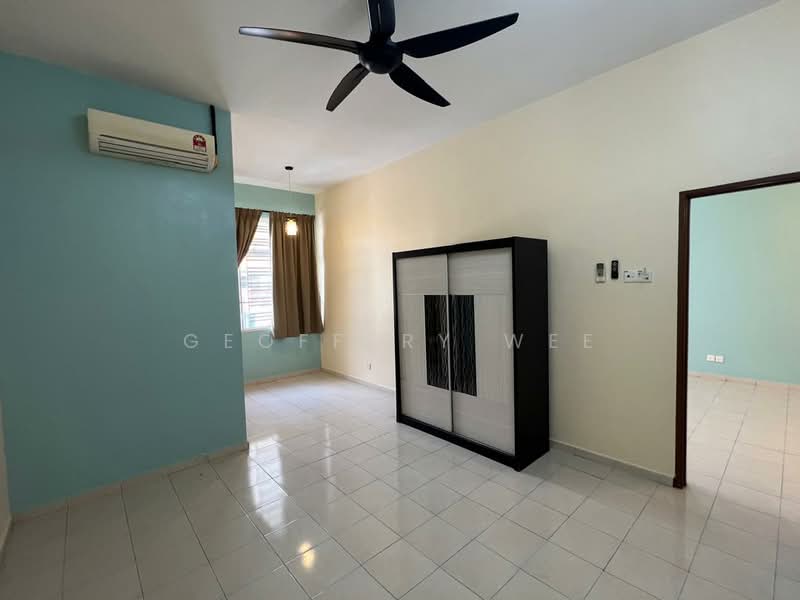 Rumah Teres 1 Tingkat untuk Disewa di Taman Sutera Wangi (Batu Berendam) - Geoffery Wee - Living Room - PropertyGuru.com.my