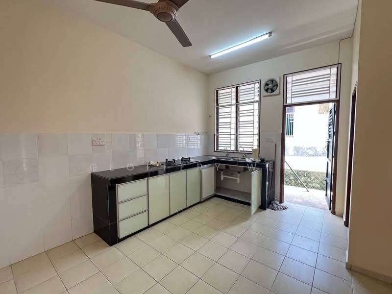 Rumah Teres 1 Tingkat untuk Disewa di Taman Sutera Wangi (Batu Berendam) - Geoffery Wee - Kitchen - PropertyGuru.com.my