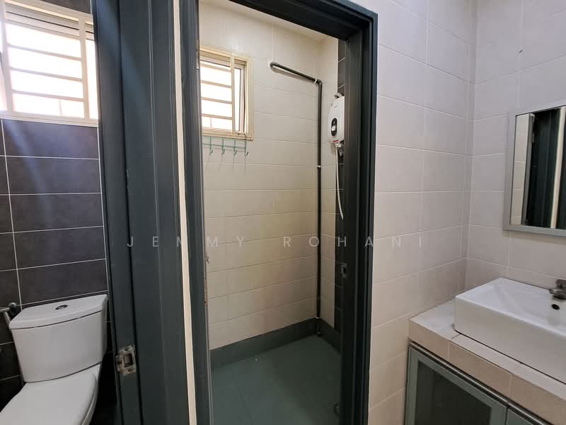 Servis Apartment untuk Disewa di Mesahill - Jemmy Rohani - Bathroom - PropertyGuru.com.my