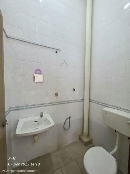 Rumah Teres 2 Tingkat untuk Dijual di Puchong (Selangor) - Muhammad Akram - Bathroom - PropertyGuru.com.my