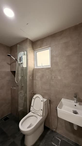 Servis Apartment untuk Disewa di Mesahill - Mike Tan - Bathroom - PropertyGuru.com.my