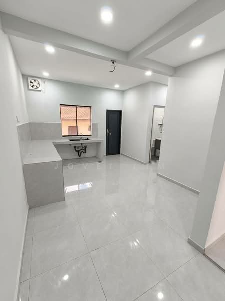 2-storey Terraced House for Sale in Bukit Indah (Iskandar Puteri (Nusajaya)) - Jovel Lim - Kitchen - PropertyGuru.com.my