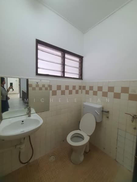 Rumah Teres 2 Tingkat untuk Disewa di Taman Kepong Indah (Kepong) - Michele Tan - Bathroom - PropertyGuru.com.my