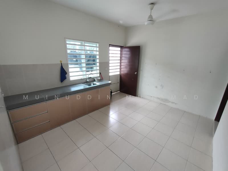 Cluster House for Sale in Sitiawan (Perak) - Muinuddin Muhamad - Kitchen - PropertyGuru.com.my