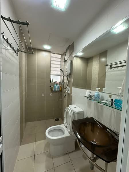 Kondominium untuk Disewa di The Zest @ Kinrara 9 - VK Low - Bathroom - PropertyGuru.com.my