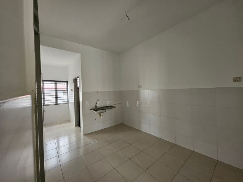 2-storey Terraced House for Sale in Taman Seri Austin (Tebrau) - Sze Lee - Kitchen - PropertyGuru.com.my