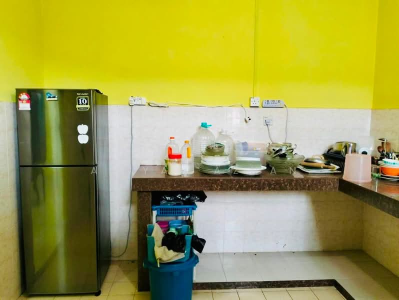 Semi-Detached House for Sale in Perkampungan Indera Sempurna (Penor) - Aisyah Aznan - Kitchen - PropertyGuru.com.my