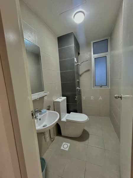 Servis Apartment untuk Disewa di MIRAI Residences - Nurul Zyra - Bathroom - PropertyGuru.com.my