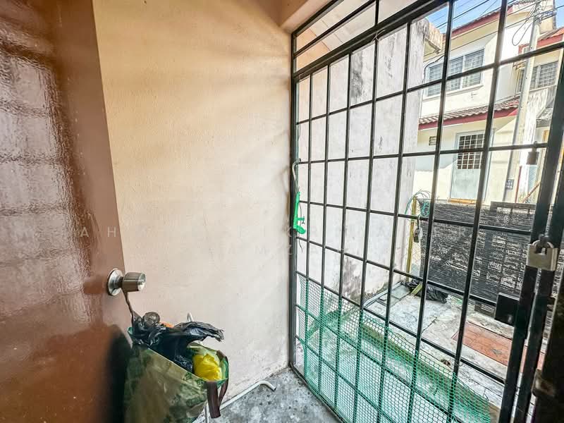 Rumah Teres untuk Dijual di Garden Avenue (Seremban 2) - Ahmad Fikri Amer Hamzah - Exterior - PropertyGuru.com.my