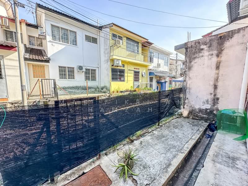 Rumah Teres untuk Dijual di Garden Avenue (Seremban 2) - Ahmad Fikri Amer Hamzah - Exterior - PropertyGuru.com.my