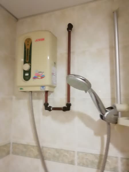 Kondominium untuk Disewa di Grand View - Ryan Sim - Bathroom - PropertyGuru.com.my