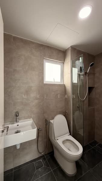 Servis Apartment untuk Disewa di Mesahill - Mike Tan - Bathroom - PropertyGuru.com.my