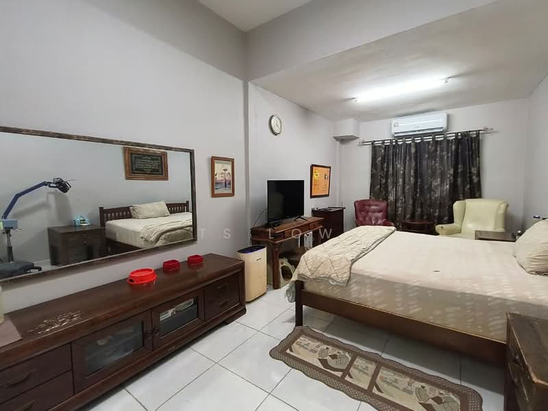 1-storey Terraced House for Sale in Kampung Batu 9 Kebun Baru (Telok Panglima Garang) - TS Low - Bedroom - PropertyGuru.com.my