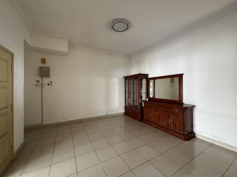 Rumah Berkembar untuk Dijual di Bandar Puteri Puchong (Puchong) - Joe ER - Living Room - PropertyGuru.com.my