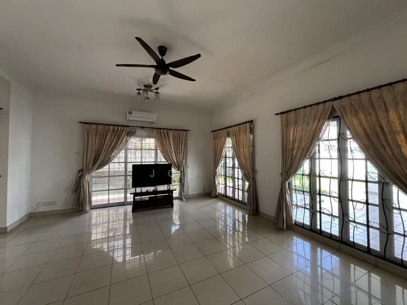 Rumah Berkembar untuk Dijual di Bandar Puteri Puchong (Puchong) - Joe ER - Living Room - PropertyGuru.com.my