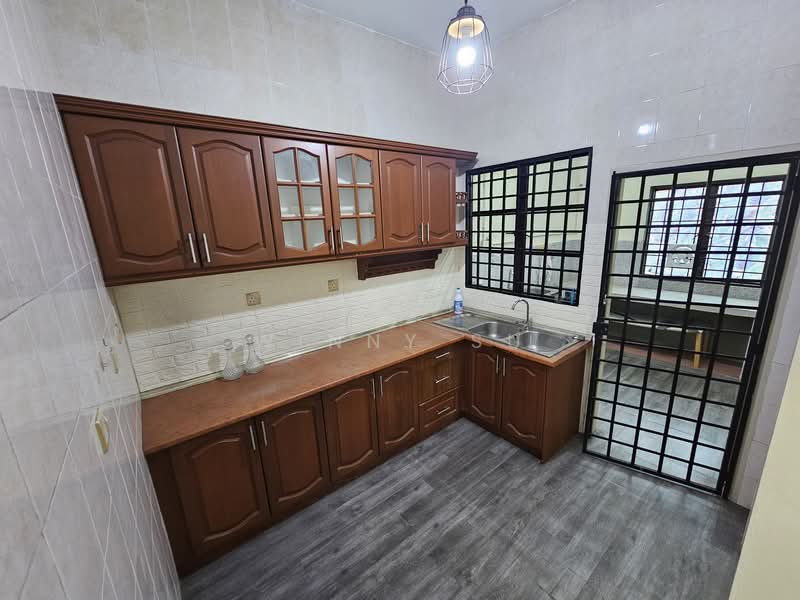 2-storey Terraced House for Rent in Bukit Jelutong (Shah Alam) - Winny Su - Kitchen - PropertyGuru.com.my