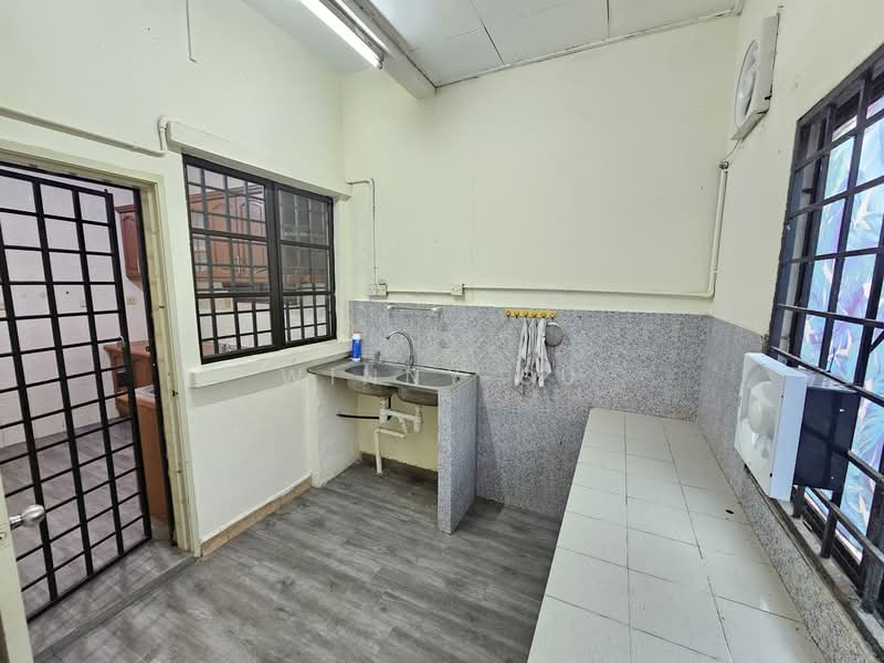 2-storey Terraced House for Rent in Bukit Jelutong (Shah Alam) - Winny Su - Kitchen - PropertyGuru.com.my