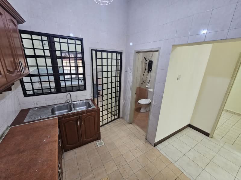 2-storey Terraced House for Rent in Bukit Jelutong (Shah Alam) - Winny Su - Kitchen - PropertyGuru.com.my