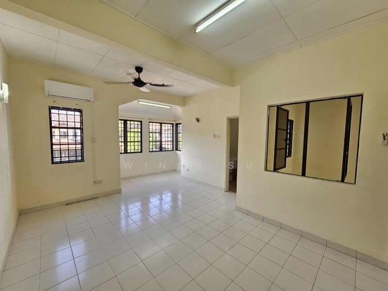2-storey Terraced House for Rent in Bukit Jelutong (Shah Alam) - Winny Su - Living Room - PropertyGuru.com.my