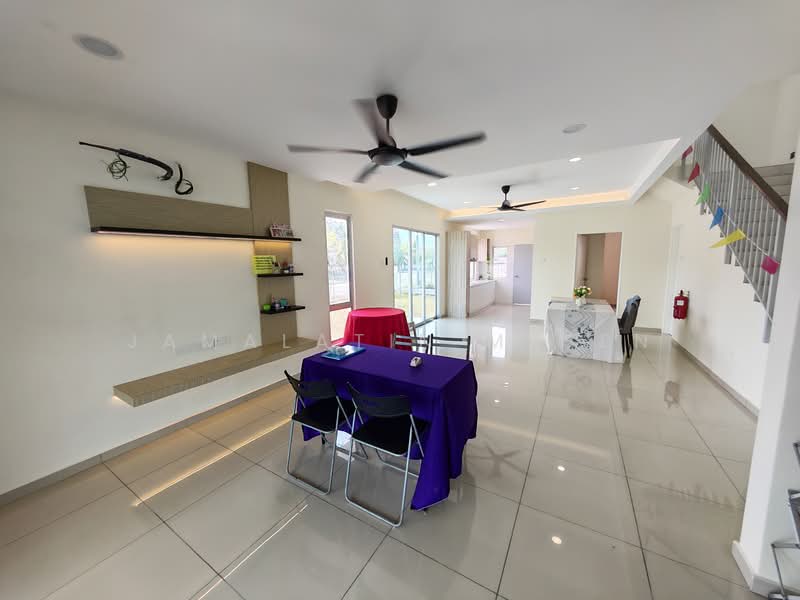 2-storey Terraced House for Sale in Semenyih (Selangor) - Jamalatin Mesen - Living Room - PropertyGuru.com.my