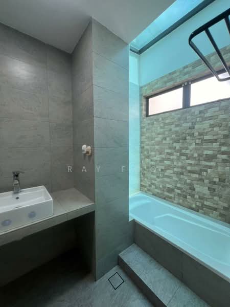 Rumah Teres 3 Tingkat untuk Dijual di Taman Juara Jaya (Cheras) - Ray Foo - Bathroom - PropertyGuru.com.my