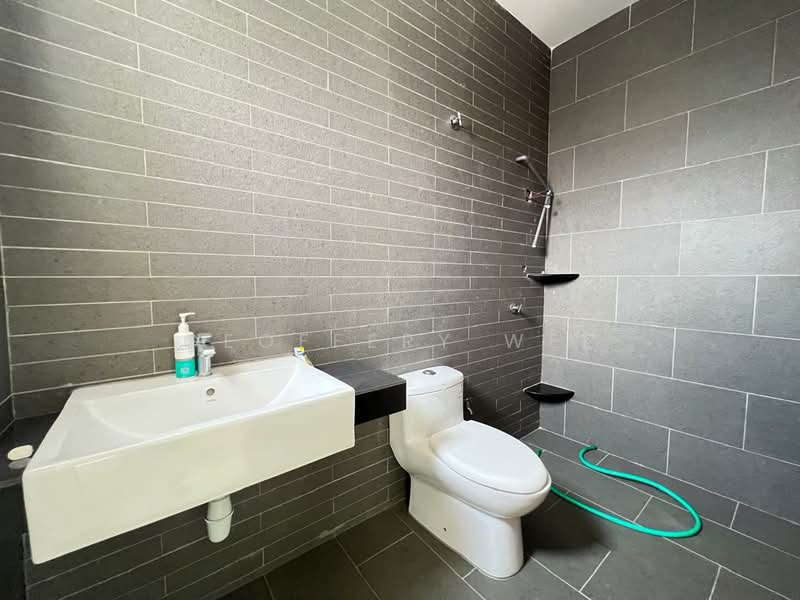 Rumah Teres 2-Tingkat untuk Disewa di Taman Satu Krubong (Krubong) - Geoffery Wee - Bathroom - PropertyGuru.com.my