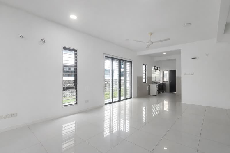 2-storey Terraced House for Sale in Bukit Raja (Selangor) - Kho Daniel - Living Room - PropertyGuru.com.my
