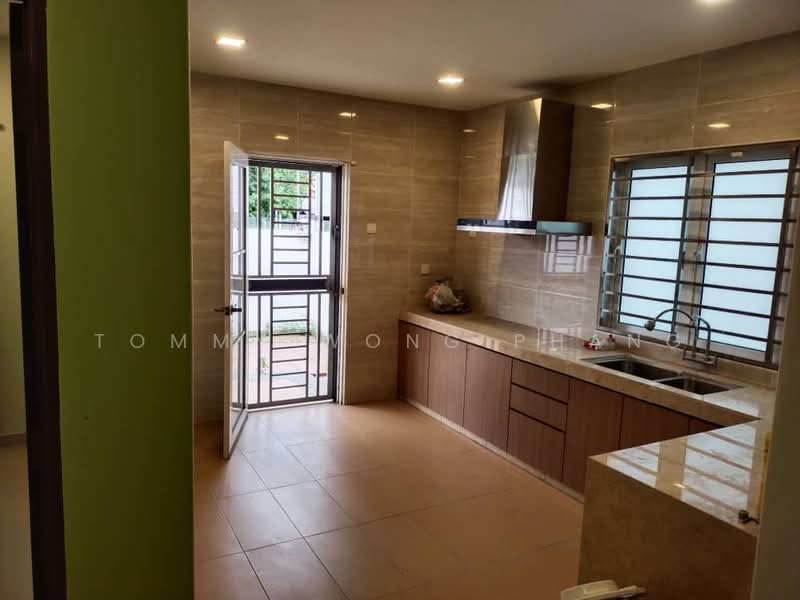 2-storey Terraced House for Sale in Taman Lestari Perdana (Seri Kembangan) - Tommy Wong Phang - Kitchen - PropertyGuru.com.my